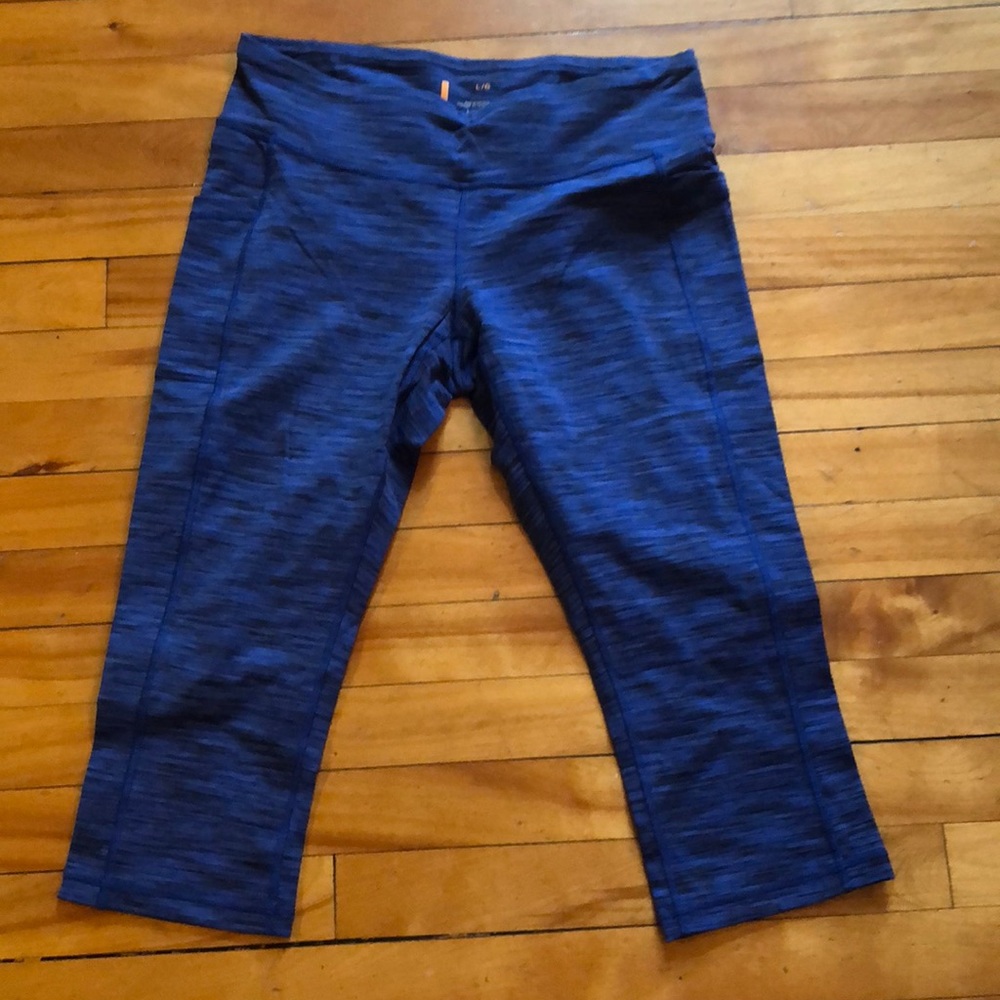 Lucy crops with pockets